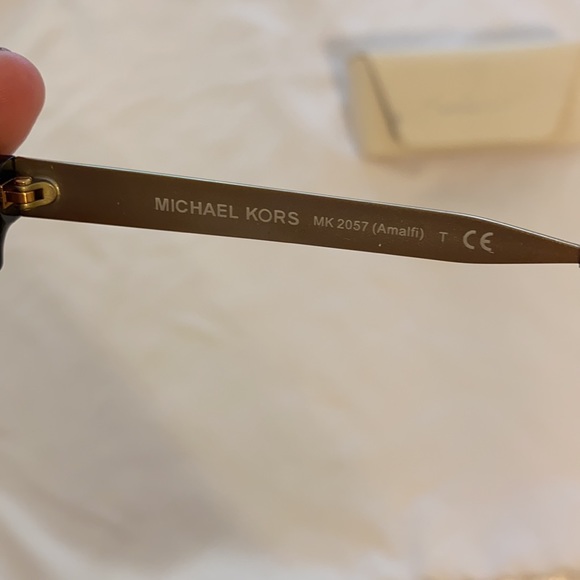 Michael Kors never worn before sunglasses! Black and gold with case - Picture 3 of 5